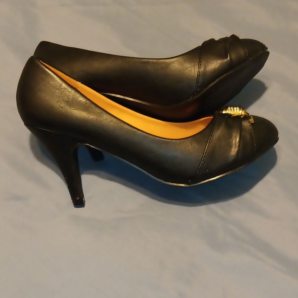 Heel - Picture 3 of 4